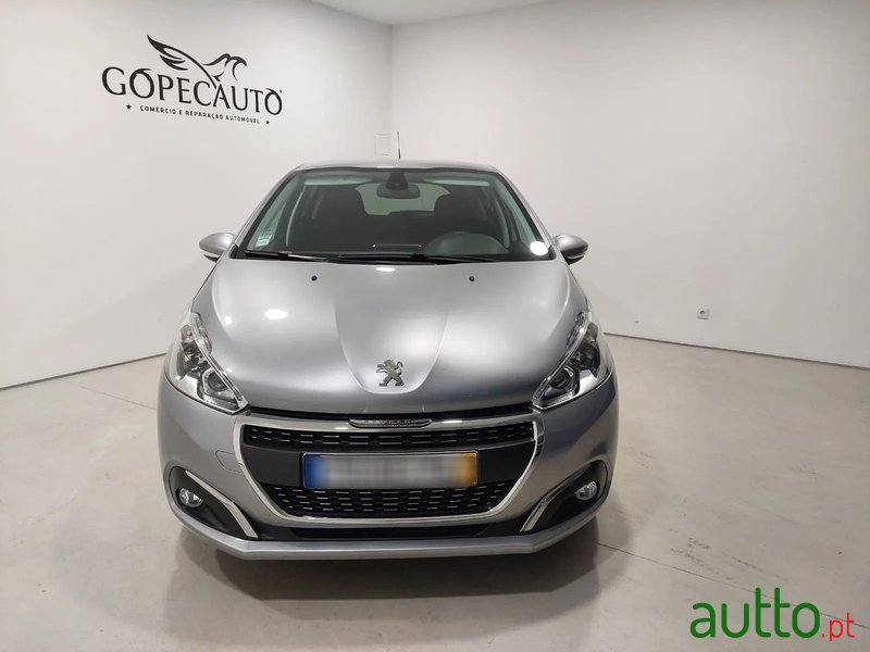 2019' Peugeot 208 photo #2