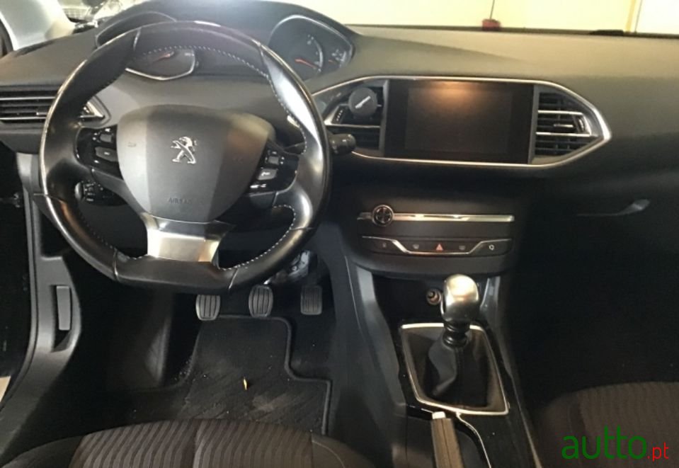 2015' Peugeot 308 Sw photo #5