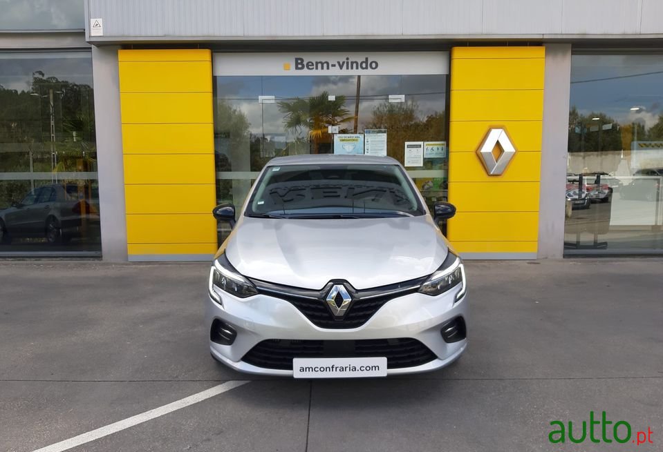 2021' Renault Clio photo #2