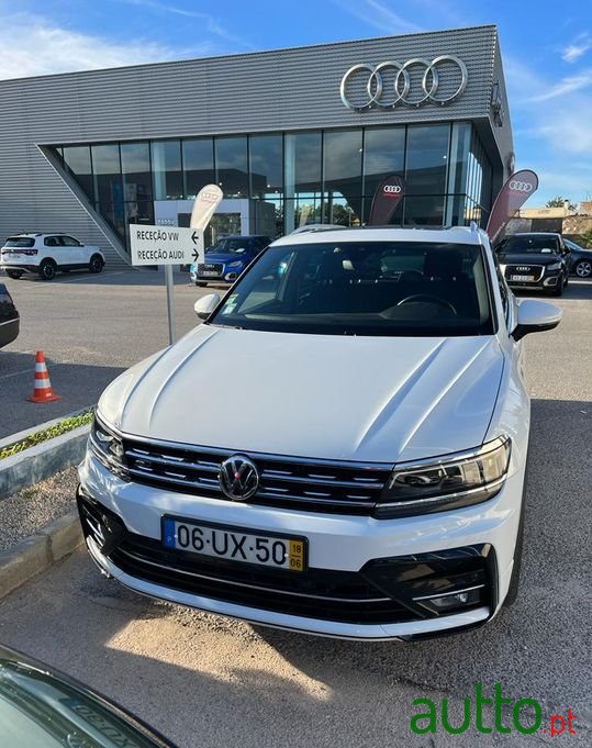 2018' Volkswagen Tiguan photo #1