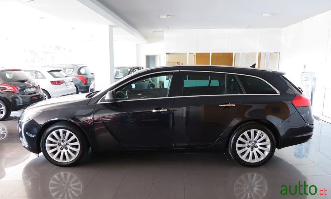 2009' Opel Insignia Sport Tourer photo #4