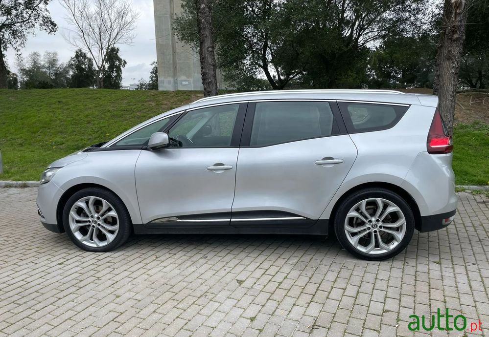 2018' Renault Grand Scenic photo #2