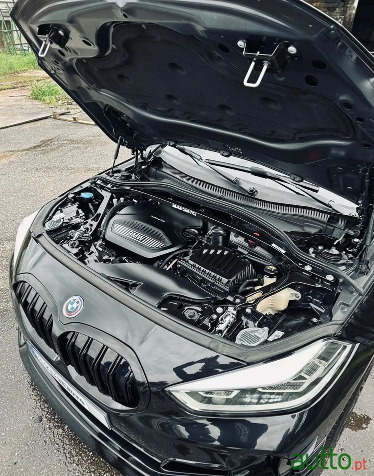 2019' BMW Série 1 D Pack M photo #4