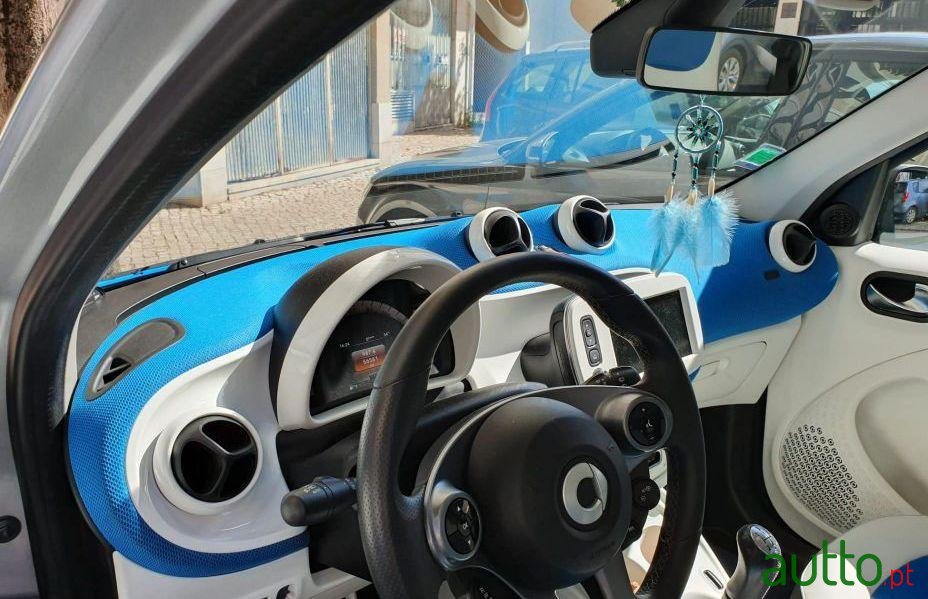 2014' Smart Forfour Passion photo #3