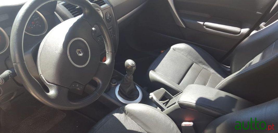 2007' Renault Megane Break photo #1