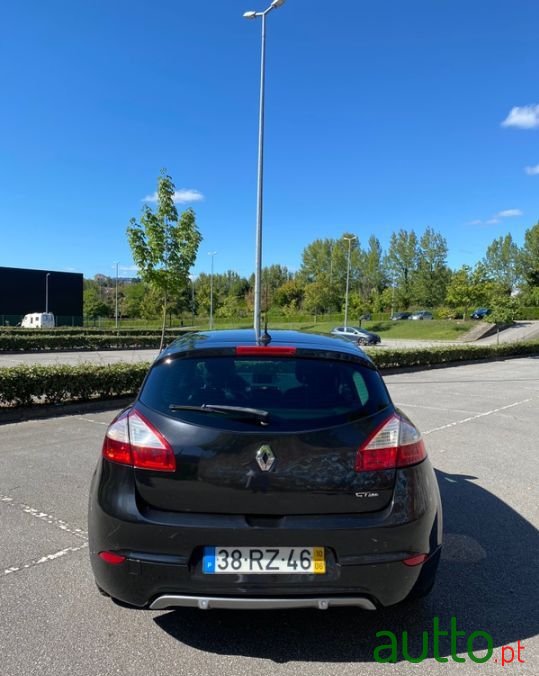 2010' Renault Megane photo #5