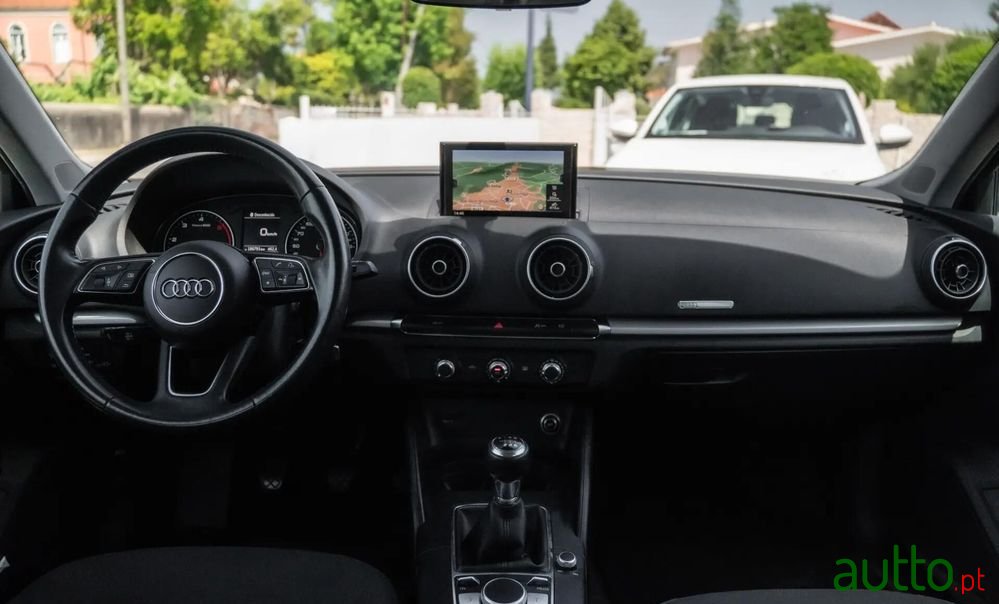 2019' Audi A3 Sportback photo #4