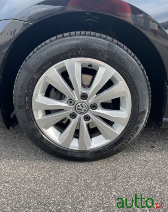 2012' Volkswagen Golf photo #5