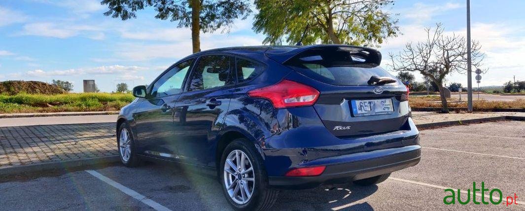 2017' Ford Focus photo #4