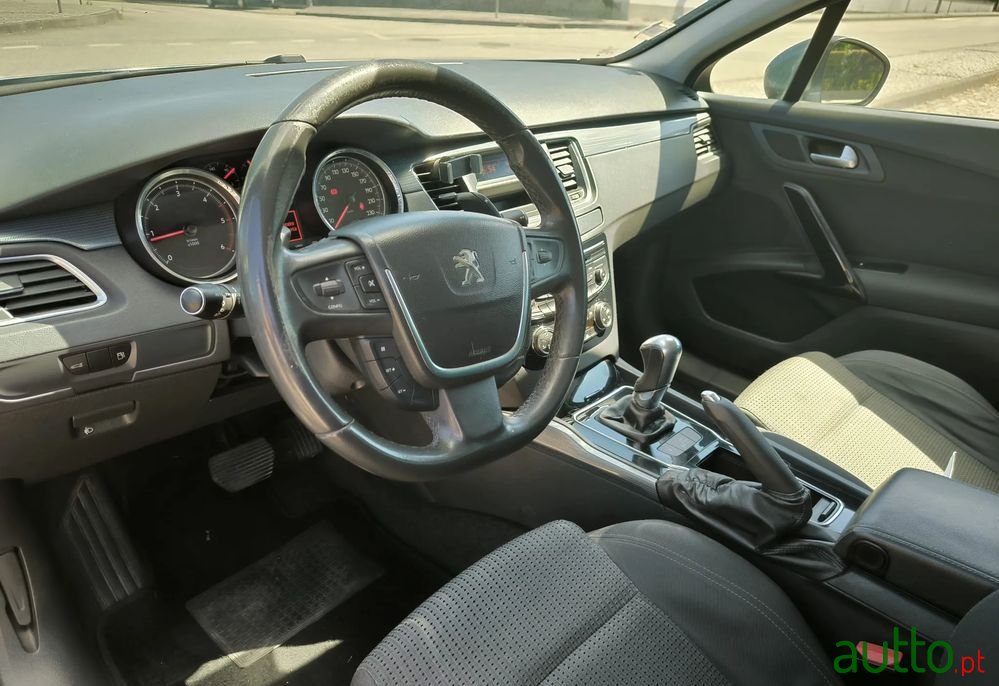 2012' Peugeot 508 Sw photo #5