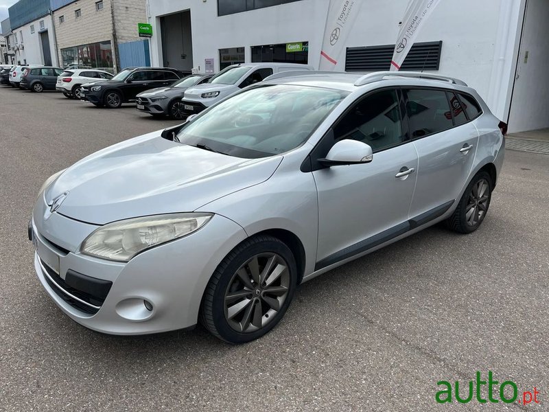 2010' Renault Megane Sport Tourer photo #1