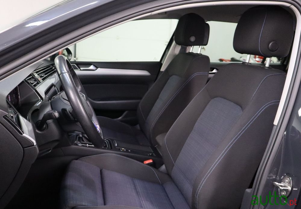 2020' Volkswagen Passat Variant photo #6