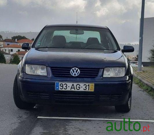 2005' Volkswagen Bora photo #4