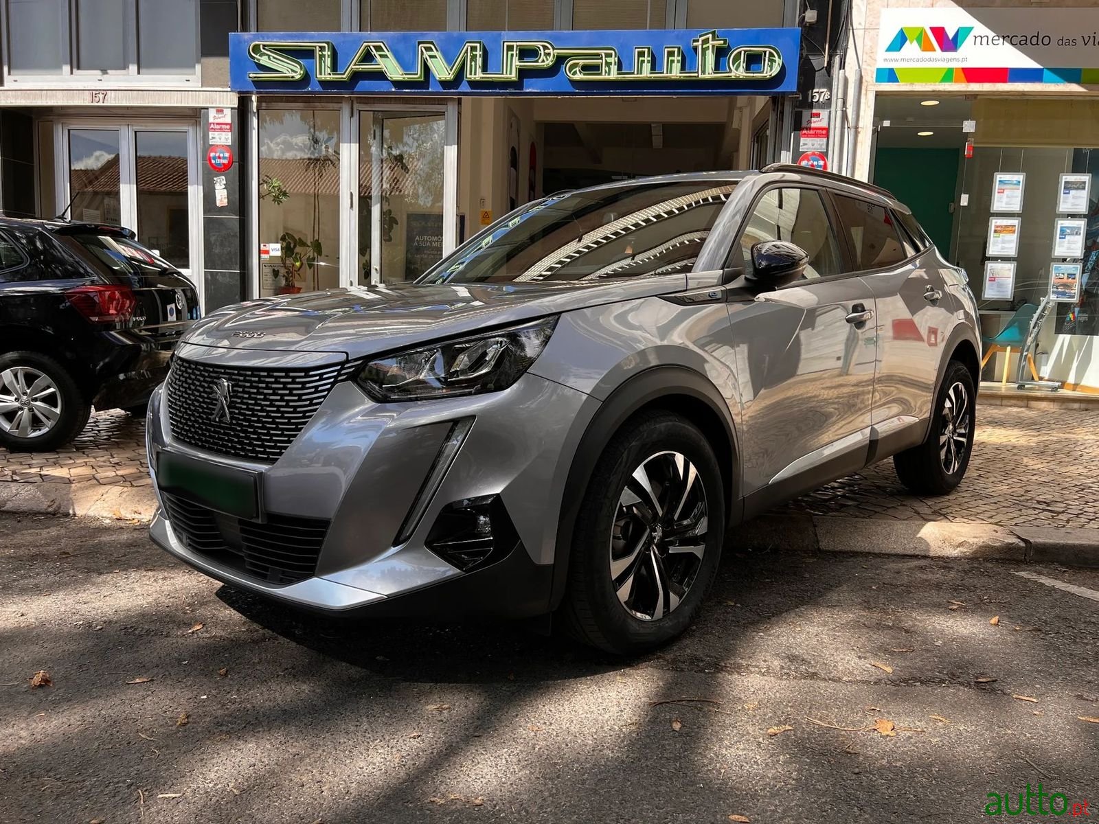 2022' Peugeot e-2008 photo #2