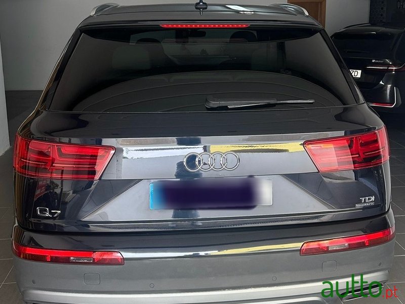 2016' Audi Q7 photo #4