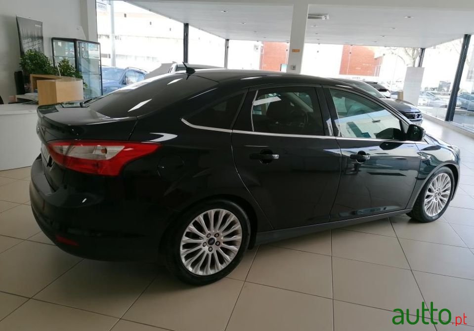 2012' Ford Focus photo #3