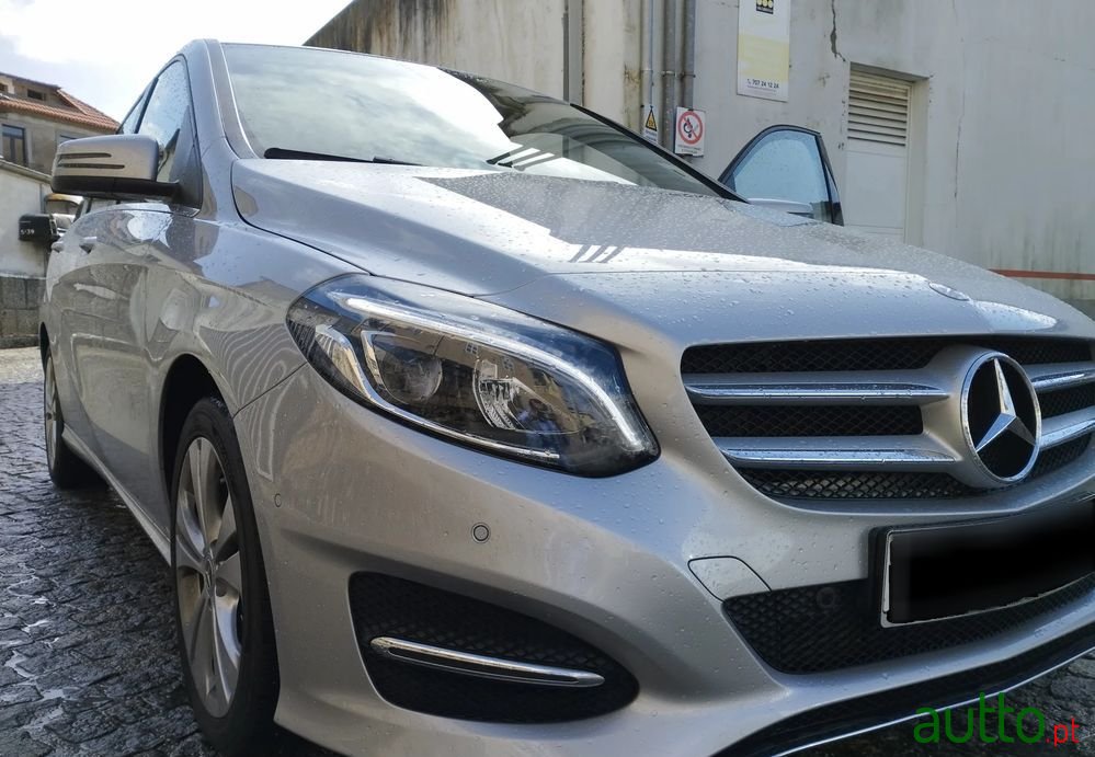 2017' Mercedes-Benz B 180 photo #3