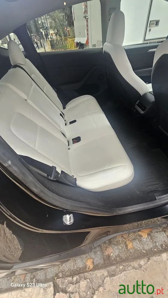 2024' Tesla Model Y photo #3