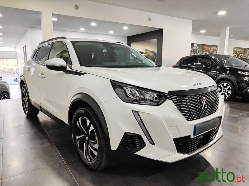 2020' Peugeot 2008 photo #3