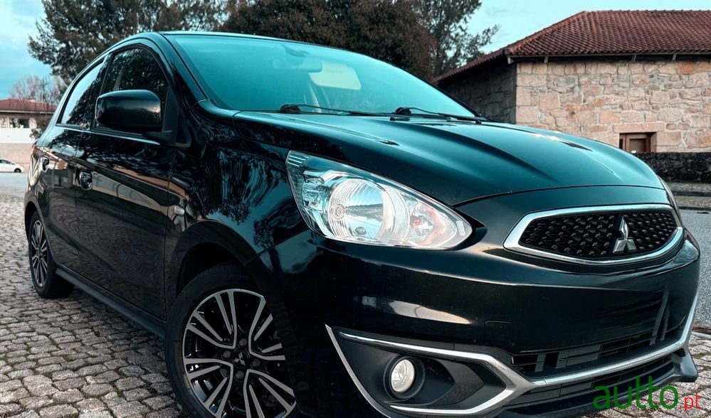 2017' Mitsubishi Space Star photo #6