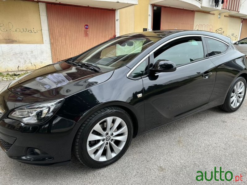 2012' Opel Astra Gtc photo #4