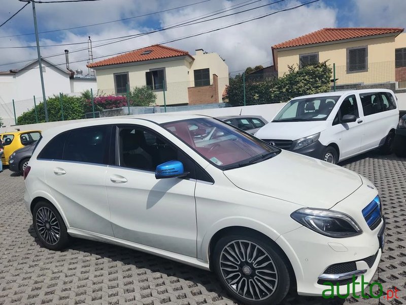 2018' Mercedes-Benz B Electric Drive photo #3