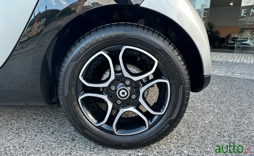 2019' Smart Fortwo photo #5