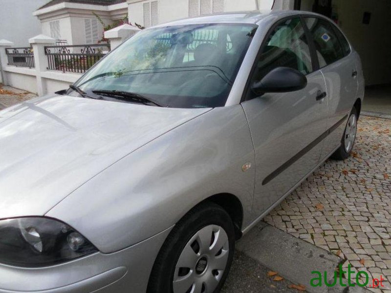 2004' SEAT Ibiza 1.2 Glx photo #2