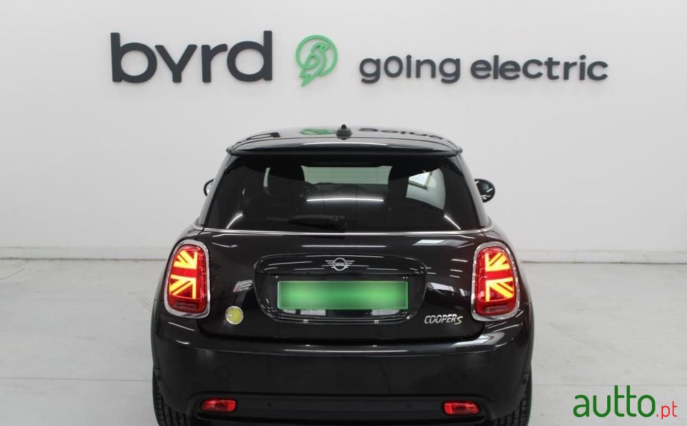 2022' MINI Cooper 3 Portas photo #5