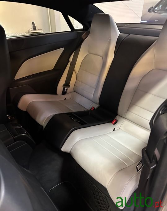 2012' Mercedes-Benz E-220 photo #4