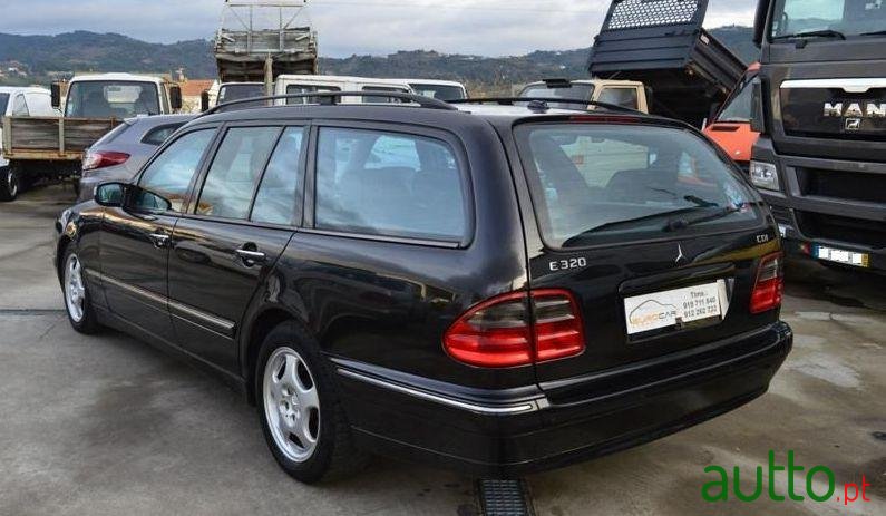 2000' Mercedes-Benz E-320 photo #2