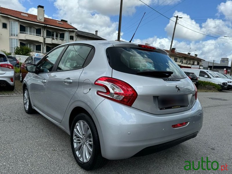 2015' Peugeot 208 1.4 Hdi Active photo #6