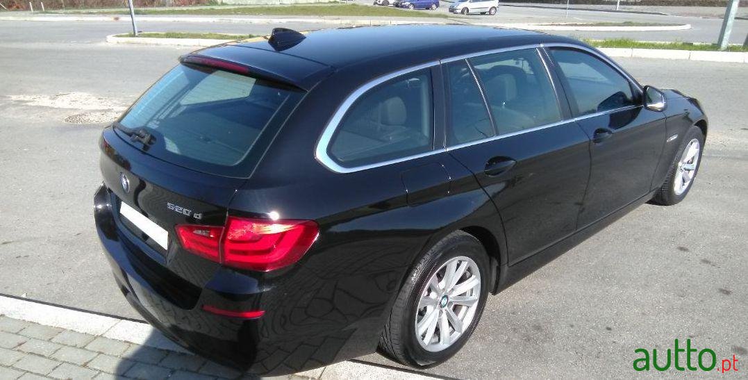 2011' BMW 520 photo #2