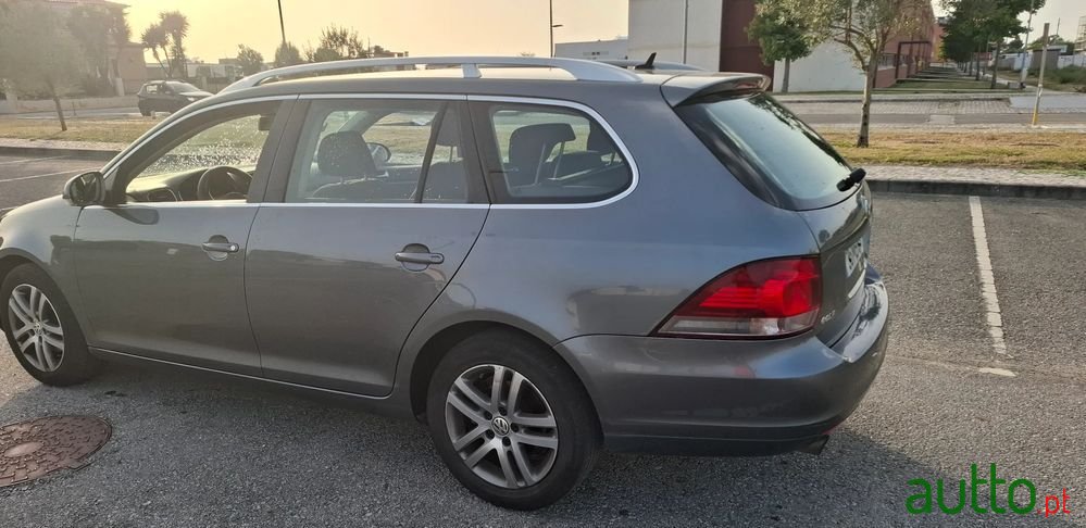 2011' Volkswagen Golf Variant photo #4