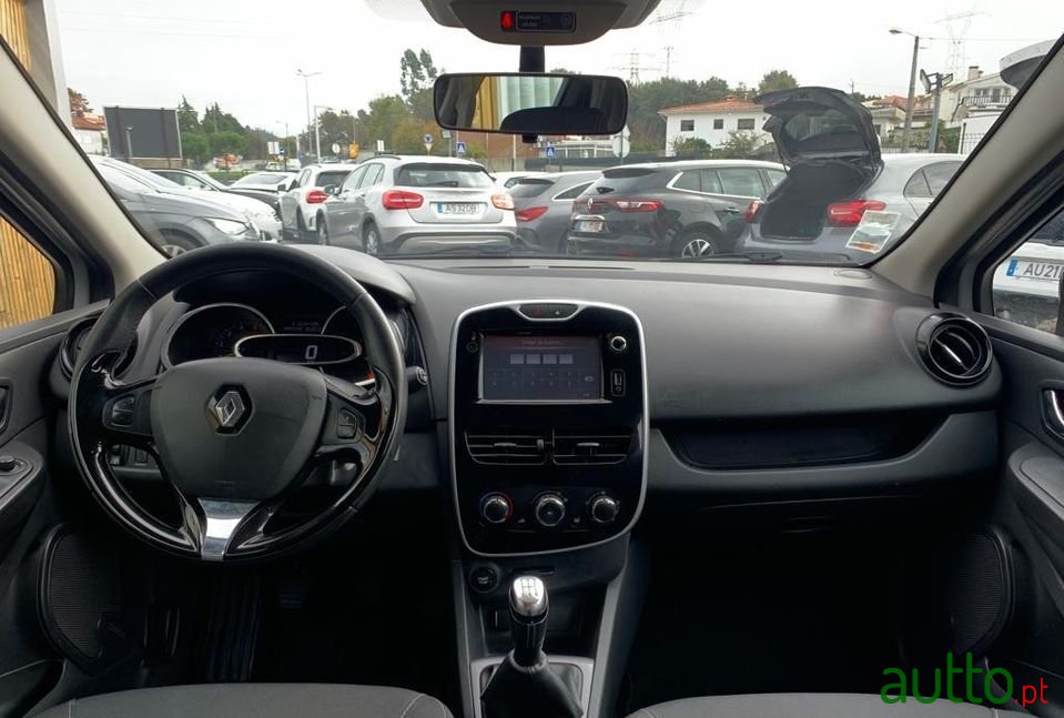 2014' Renault Clio photo #5