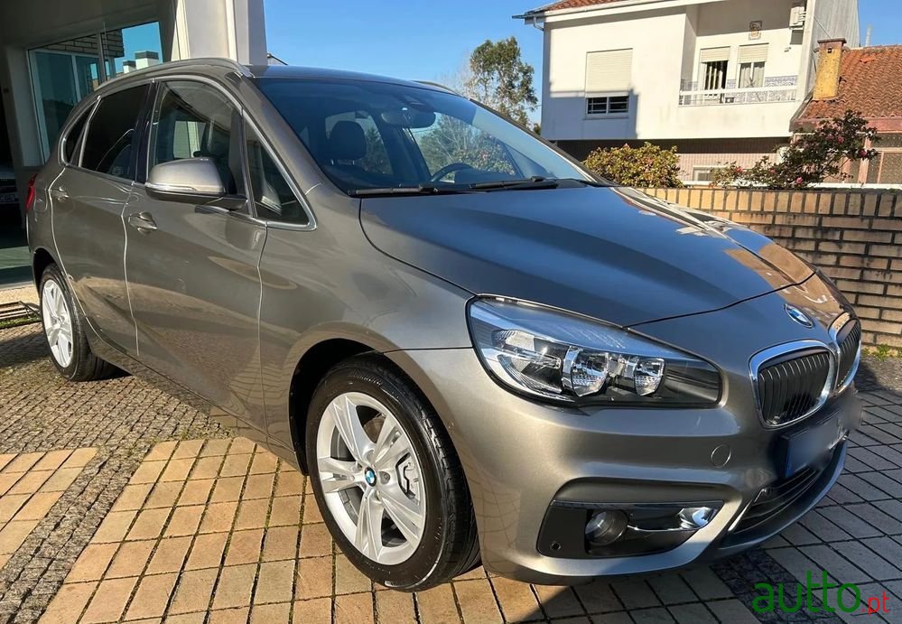 2015' BMW Série 2 D Line Luxury photo #2