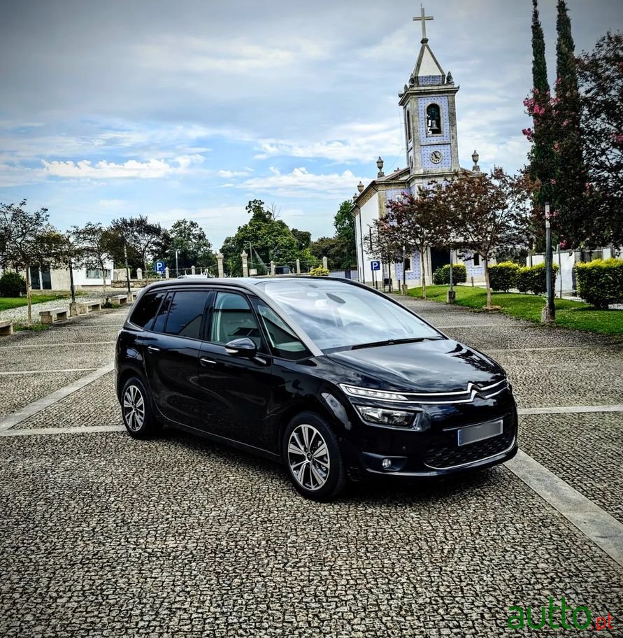 2017' Citroen C4 Grand Picasso photo #1