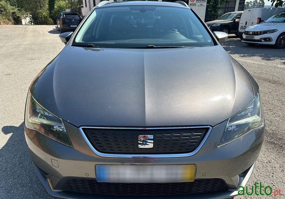 2015' SEAT Leon St photo #2