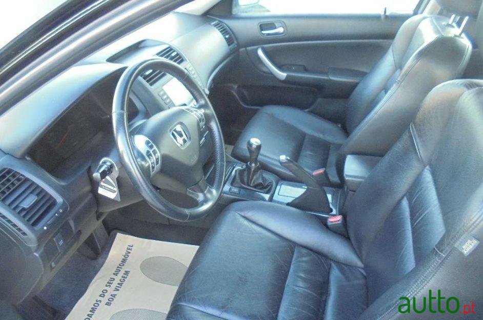 2005' Honda Accord Tourer photo #1