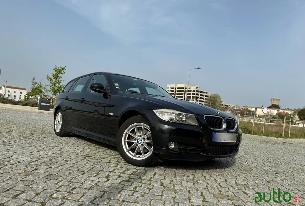 2010' BMW 316 D Touring photo #2