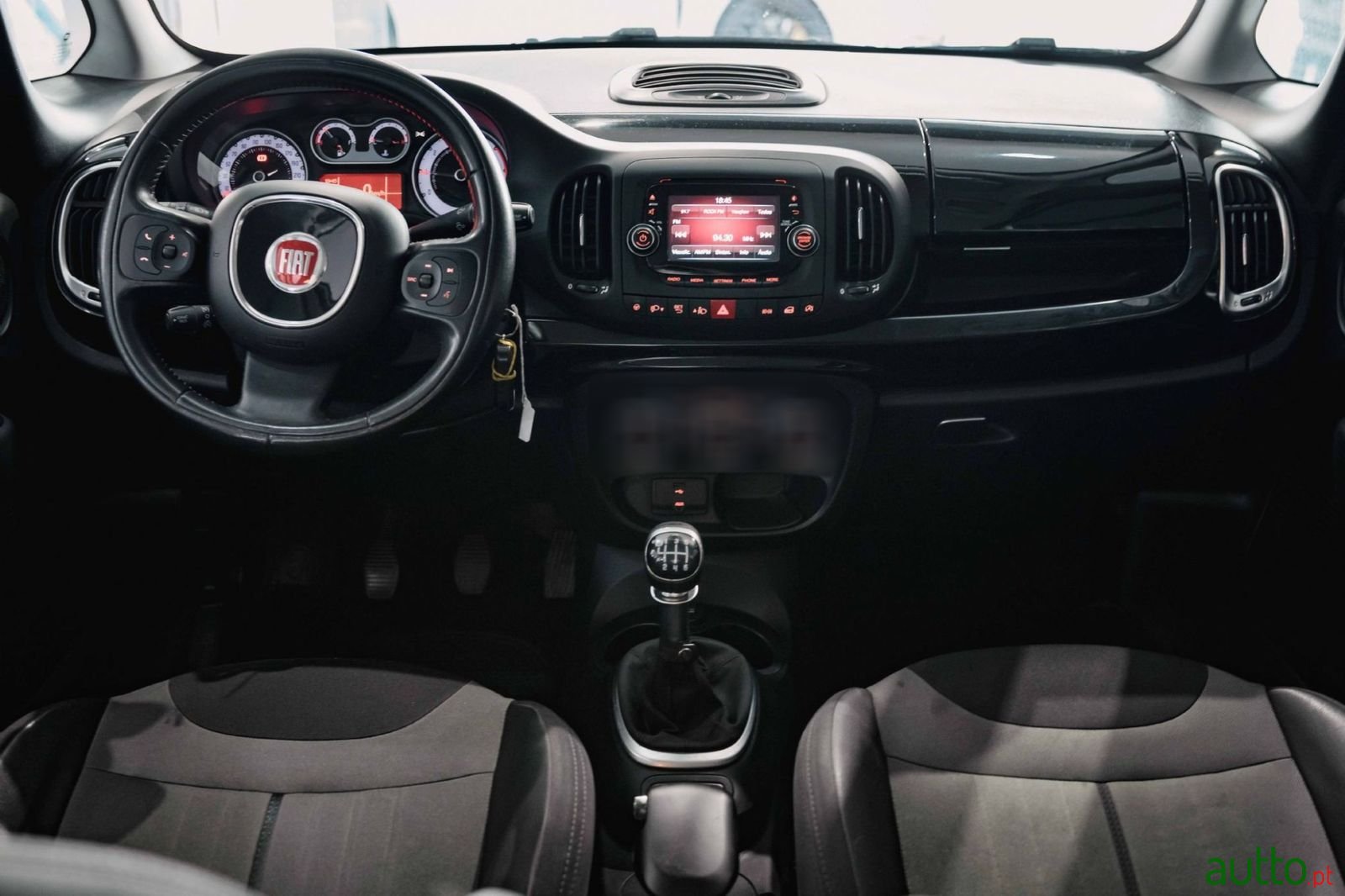 2015' Fiat 500L photo #2