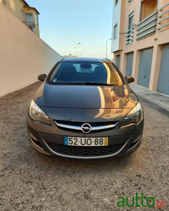 2014' Opel Astra Sports Tourer photo #1