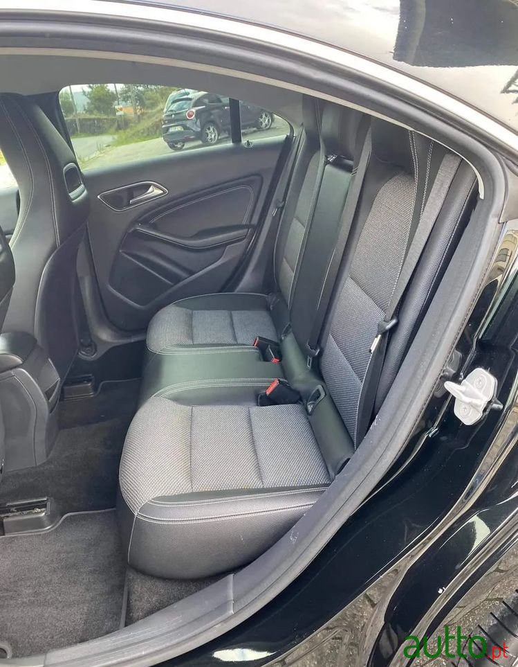 2015' Mercedes-Benz Classe Cla Cdi photo #5