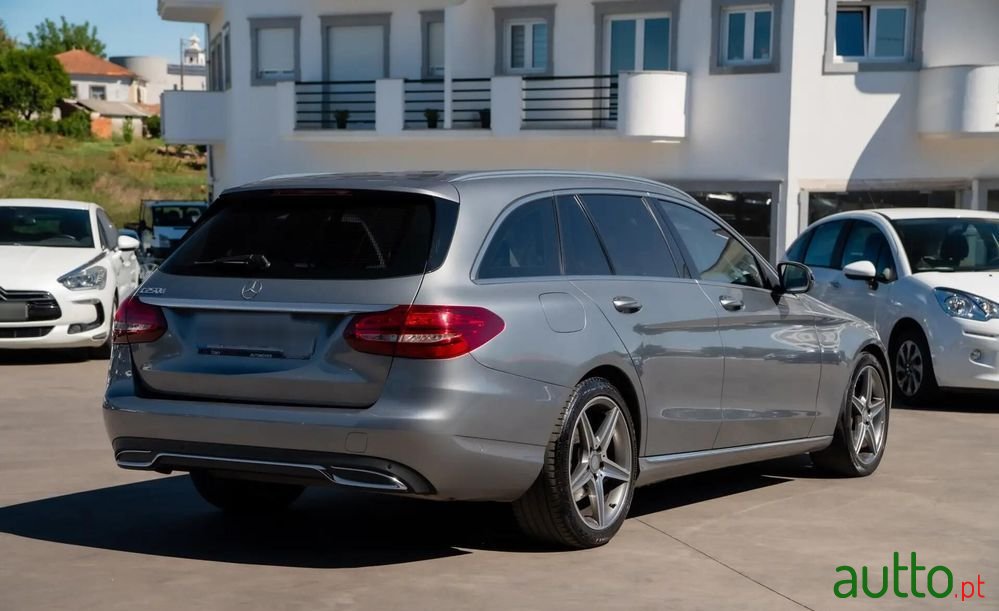 2015' Mercedes-Benz Classe C photo #3