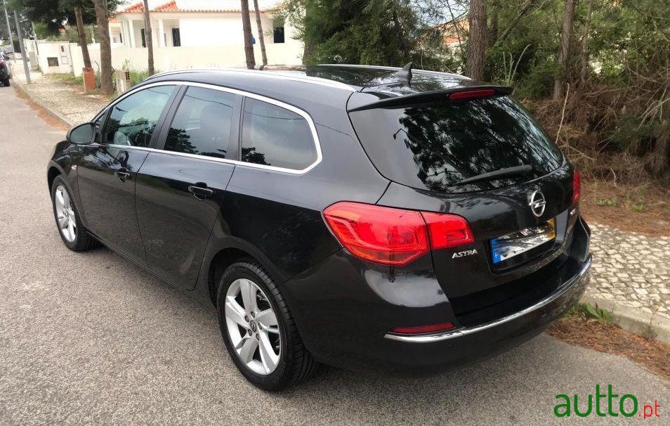2015' Opel Astra Sports Tourer photo #3