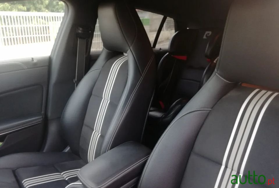 2018' Mercedes-Benz Cla-180 photo #4