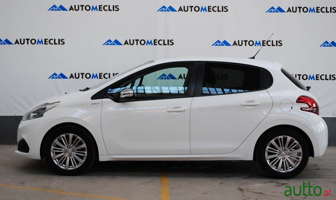 2017' Peugeot 208 photo #5