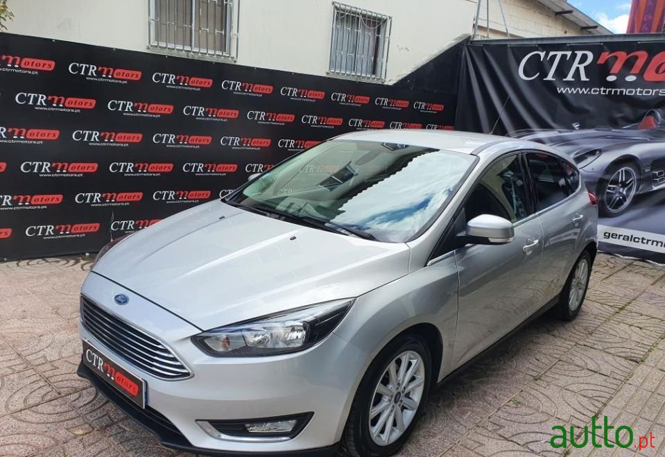 2015' Ford Focus photo #2