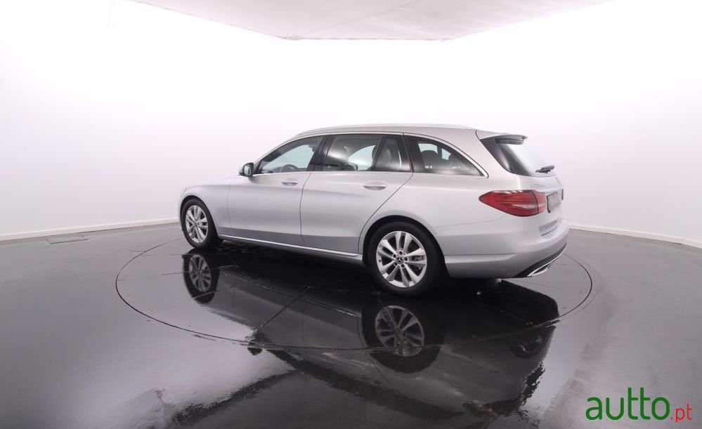 2020' Mercedes-Benz C 220 photo #4