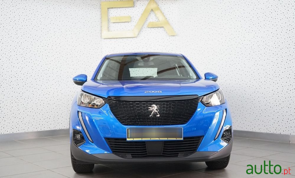 2021' Peugeot 2008 photo #2